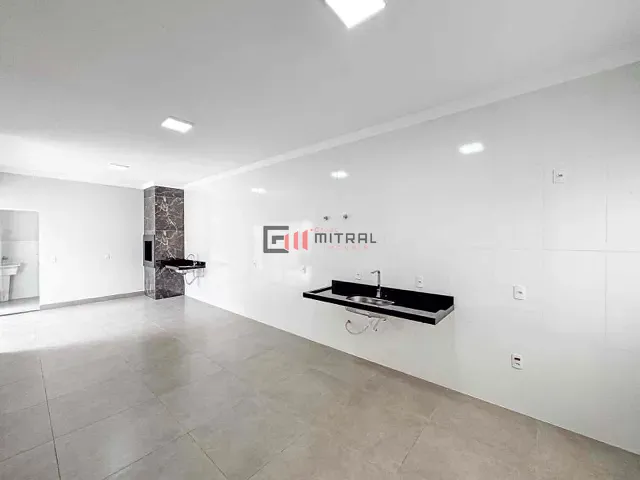 Casa com 250m² 3 quartos e 5 banheiros, à venda, no bairro Jardim Montecatini em Londrina