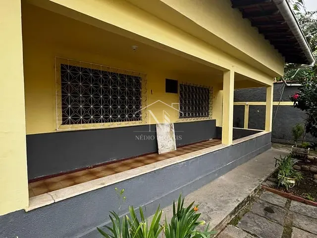Casa 3 quartos e 2 banheiros, para alugar, no bairro Centro em Maricá