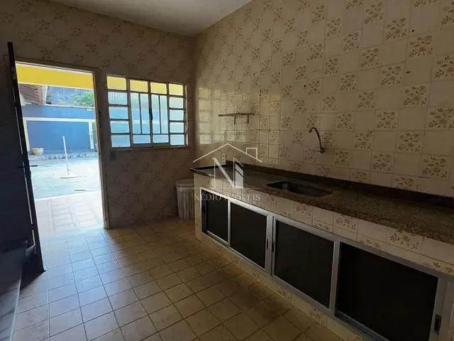 Casa 3 quartos e 2 banheiros, para alugar, no bairro Centro em Maricá