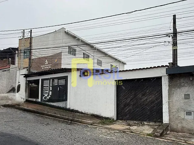Casa com 250m² 3 quartos e 1 banheiro, à venda, no bairro Vila Lavínia em Mogi das Cruzes