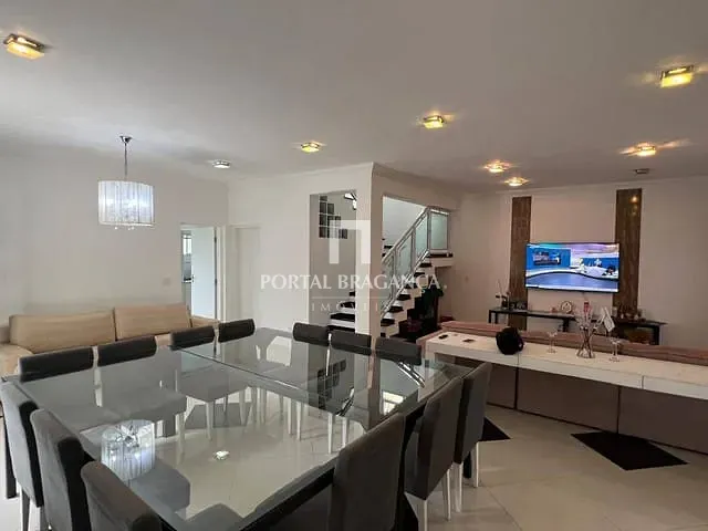 Casa com 360m² 4 quartos e 4 banheiros, à venda, no bairro Condomínio Residencial Euroville em Bragança Paulista