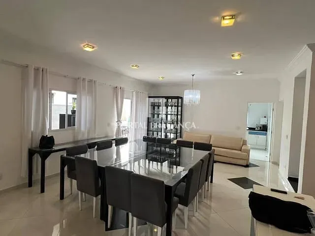 Casa com 360m² 4 quartos e 4 banheiros, à venda, no bairro Condomínio Residencial Euroville em Bragança Paulista