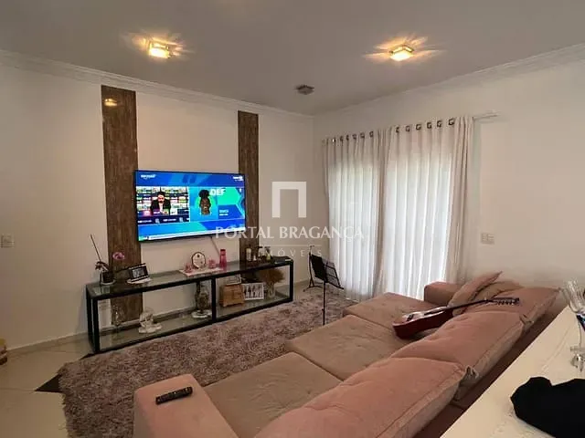 Casa com 360m² 4 quartos e 4 banheiros, à venda, no bairro Condomínio Residencial Euroville em Bragança Paulista