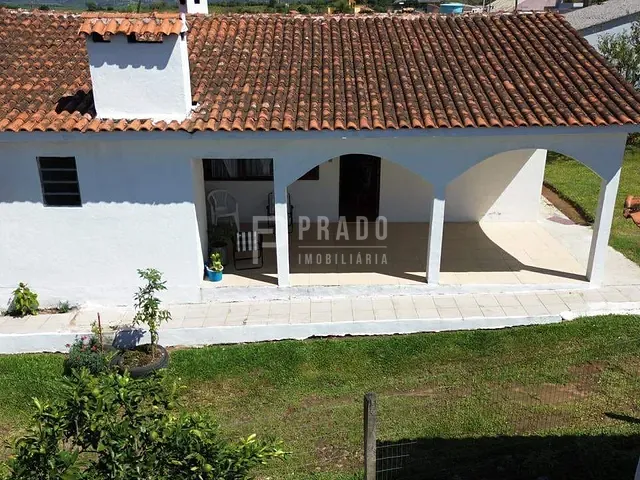 Casa com 300m² 3 quartos e 2 banheiros, à venda, no bairro Centro em Piratini