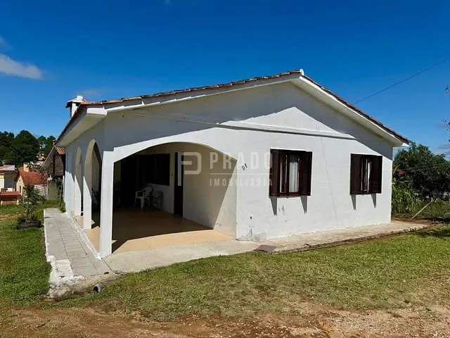 Casa com 300m² 3 quartos e 2 banheiros, à venda, no bairro Centro em Piratini