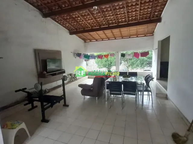 Casa com 200m² 3 quartos e 1 banheiro, para alugar, no bairro José Francisco de Almeida Neto em Teresina