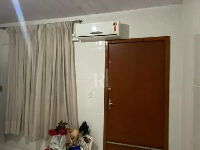 Casa com 200m² 1 quarto e 1 banheiro, para alugar, no bairro Praça em Tijucas