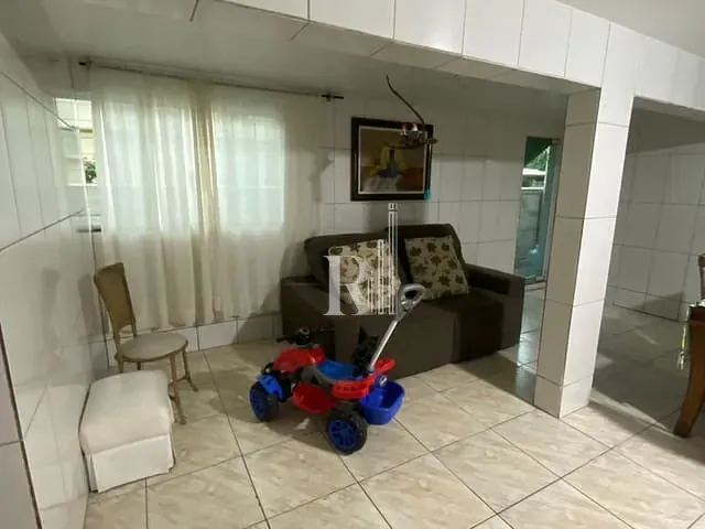 Casa com 200m² 1 quarto e 1 banheiro, para alugar, no bairro Praça em Tijucas