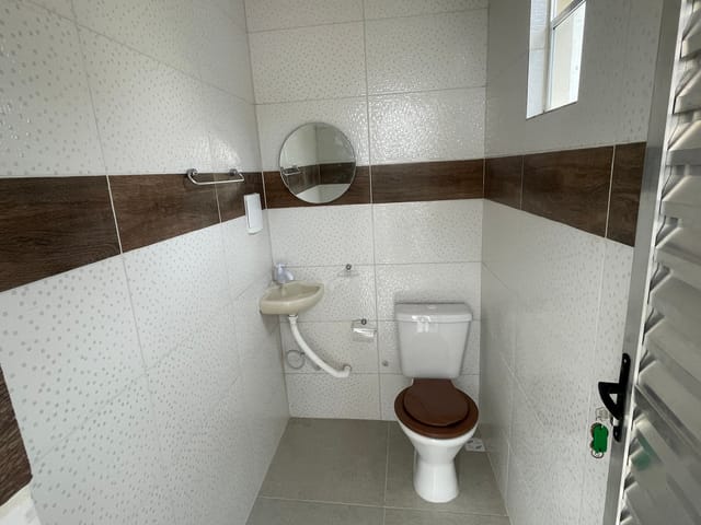 Casa com 480m² 1 quarto e 2 banheiros, para alugar, no bairro Praia de Itaipuaçu (Itaipuaçu) em Maricá