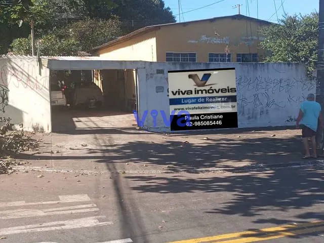 Casa 3 quartos e 1 banheiro, à venda, no bairro Vila Redenção em Goiânia