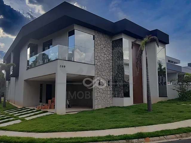 Casa com 377m² 5 quartos e 7 banheiros, à venda, no bairro Vila Jorge Zambom em Jaguariúna