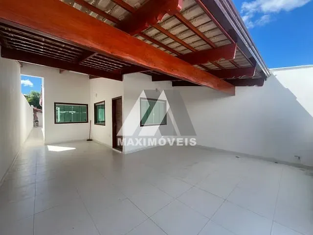 Casa com 195m² 3 quartos e 2 banheiros, à venda, no bairro São Francisco em Araçuaí