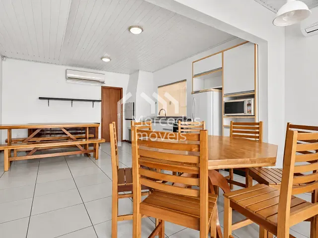 Casa 3 quartos e 2 banheiros, para alugar, no bairro Praia Brava de Itajaí em Itajaí