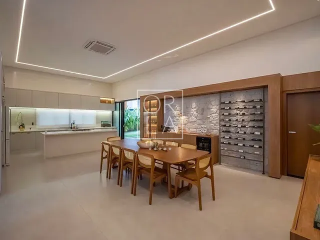 Casa com 2104m² 5 quartos e 7 banheiros, à venda, no bairro Residencial Aldeia do Vale em Goiânia