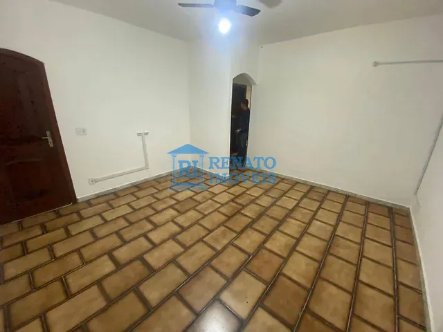 Casa 2 quartos e 1 banheiro, para alugar, no bairro Centro em Maricá