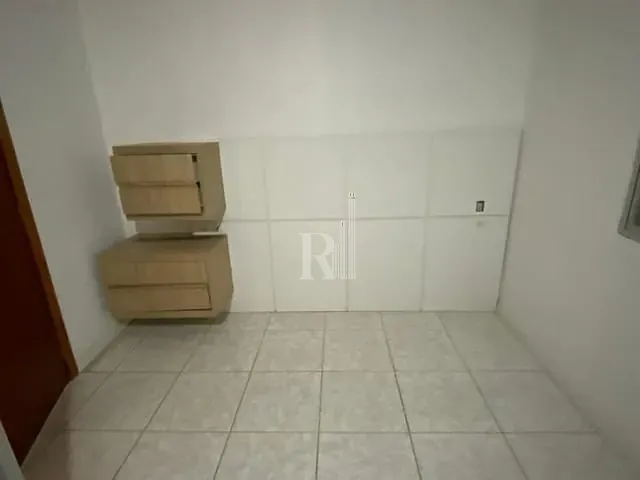 Casa com 240m² 2 quartos e 1 banheiro, para alugar, no bairro Praça em Tijucas