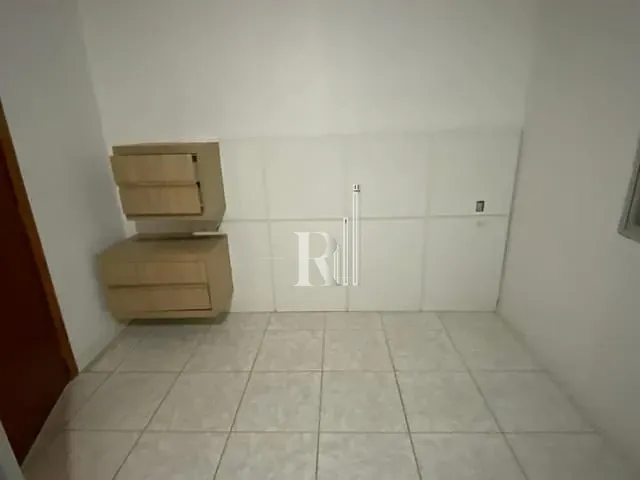 Casa com 240m² 2 quartos e 1 banheiro, para alugar, no bairro Praça em Tijucas