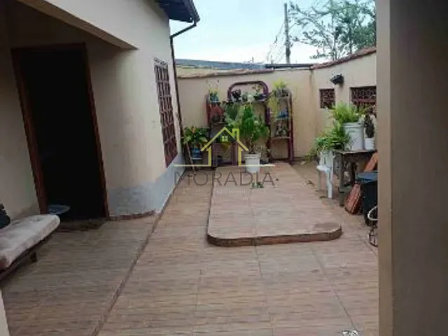Casa com 200m² 3 quartos e 2 banheiros, à venda, no bairro Parque dos Municípios I em Guaxupé