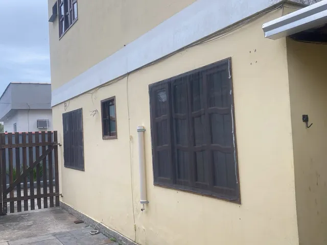 Casa 2 quartos e 2 banheiros, à venda, no bairro Extensão do Bosque em Rio das Ostras