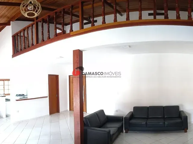 Casa com 350m² 5 quartos e 1 banheiro, à venda, no bairro Bom Jesus dos Perdões em Bom Jesus Dos Perdões
