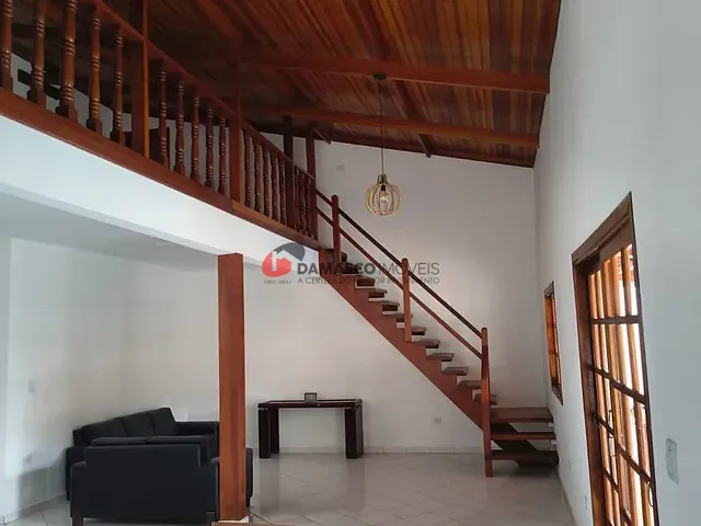 Casa com 350m² 5 quartos e 1 banheiro, à venda, no bairro Bom Jesus dos Perdões em Bom Jesus Dos Perdões