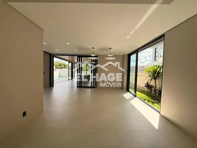 Casa com 440m² 5 quartos e 7 banheiros, à venda, no bairro Condomínio Residencial Florais dos Lagos em Cuiabá