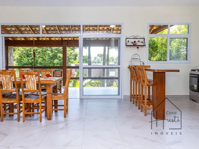 Casa 3 quartos e 4 banheiros, à venda, no bairro Veloso (Cambaquara) em Ilhabela
