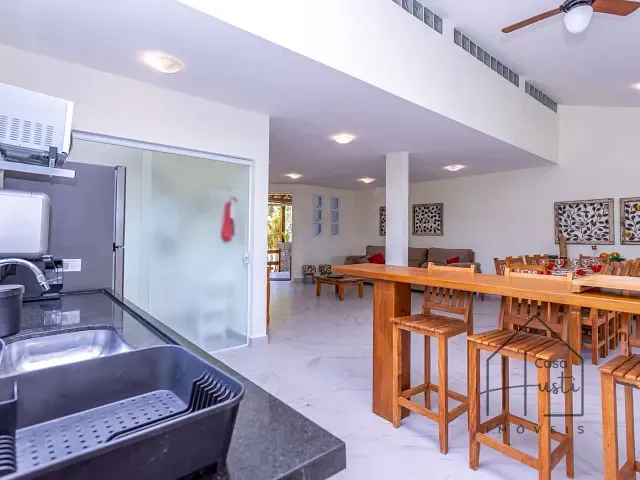 Casa 3 quartos e 4 banheiros, à venda, no bairro Veloso (Cambaquara) em Ilhabela