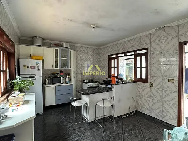 Casa com 300m² 3 quartos e 2 banheiros, à venda, no bairro Salto de São José em Salto