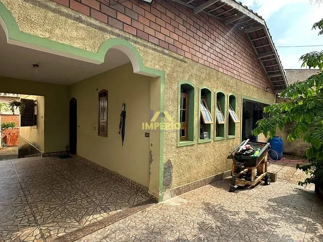 Casa com 300m² 3 quartos e 2 banheiros, à venda, no bairro Salto de São José em Salto