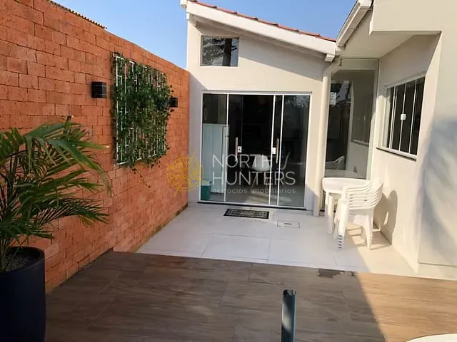Casa com 500m² 6 quartos e 5 banheiros, para alugar, no bairro Daniela em Florianópolis