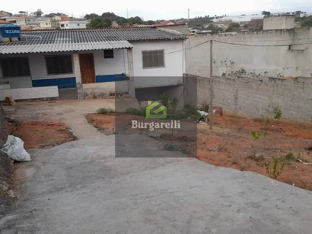Casa 1 quarto e 1 banheiro, à venda, no bairro Santa Efigênia em Lavras