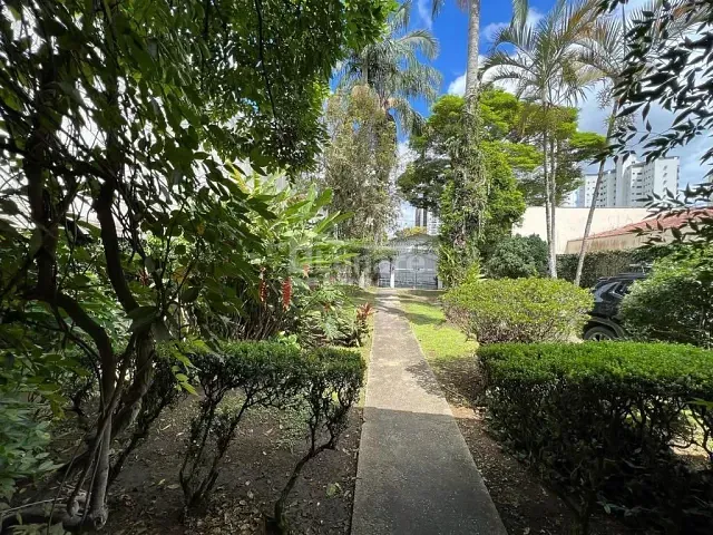 Casa com 620m² 3 quartos e 2 banheiros, à venda, no bairro Vila Oliveira em Mogi das Cruzes