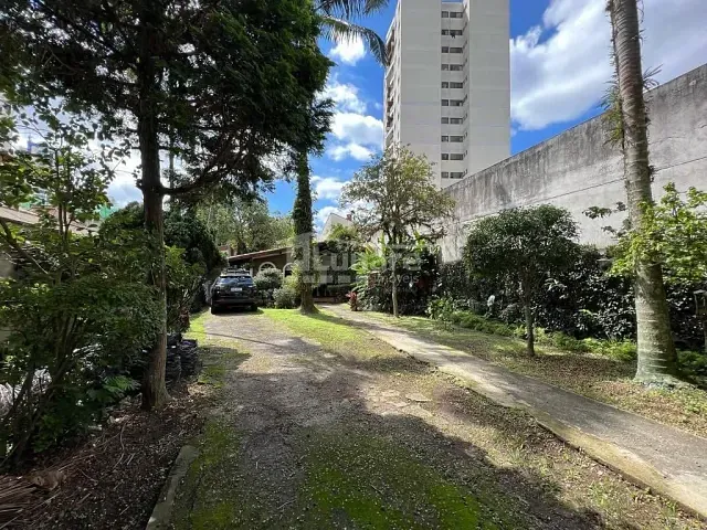 Casa com 620m² 3 quartos e 2 banheiros, à venda, no bairro Vila Oliveira em Mogi das Cruzes