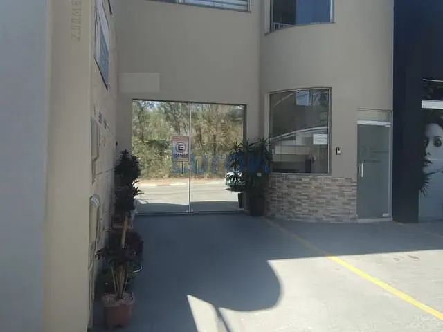 Casa com 300m², para alugar, no bairro Jardim Europa em Valinhos