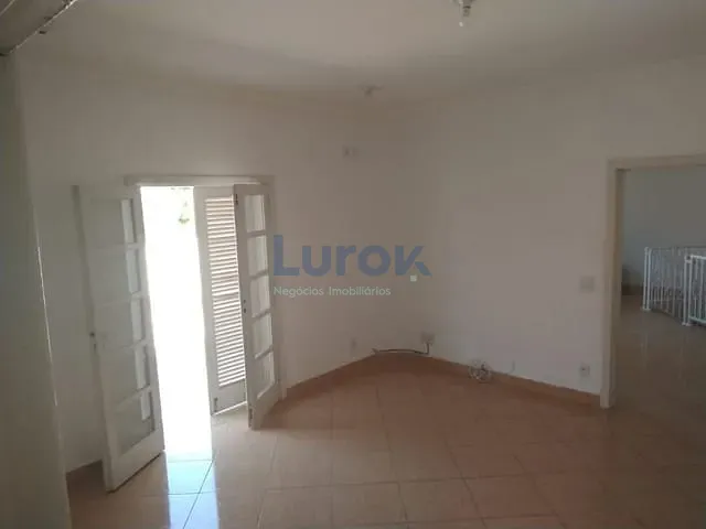 Casa com 300m², para alugar, no bairro Jardim Europa em Valinhos