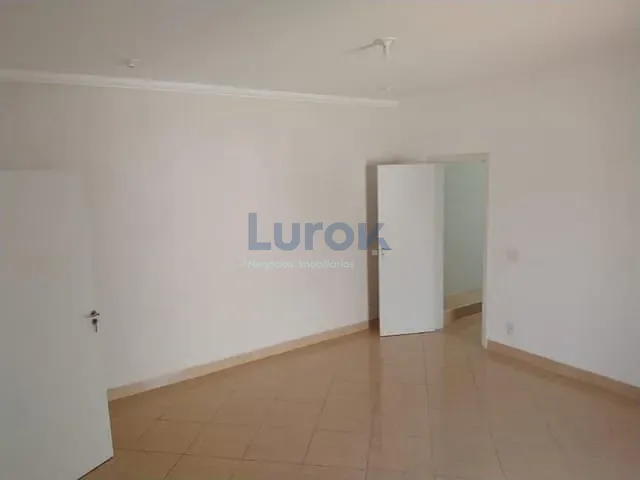 Casa com 300m², para alugar, no bairro Jardim Europa em Valinhos