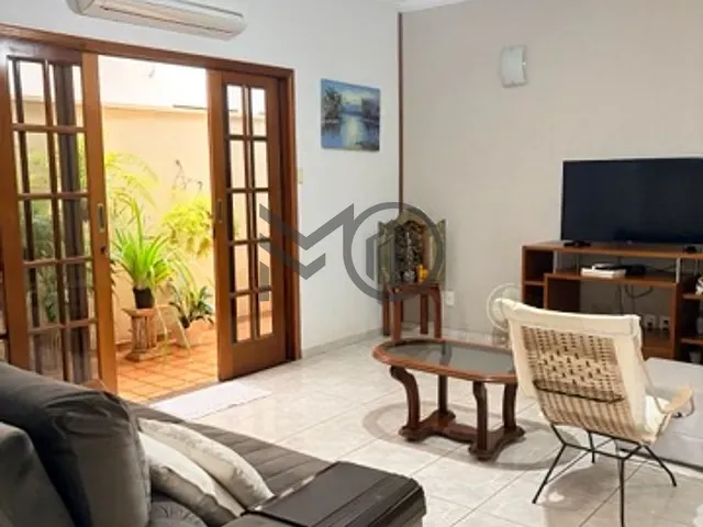 Casa com 420m² 4 quartos e 3 banheiros, à venda, no bairro Jardim Itália em Cuiabá