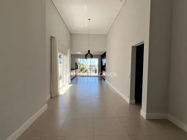 Casa com 363m² 3 quartos e 5 banheiros, à venda ou para alugar, no bairro Condomínio Residencial e Comercial Fazenda Santa Petronilla em Bragança Paulista