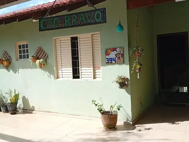Casa 3 quartos e 3 banheiros, à venda, no bairro Universitário em Londrina