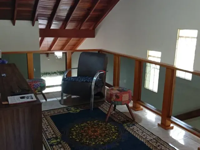 Casa 3 quartos e 3 banheiros, à venda, no bairro Universitário em Londrina