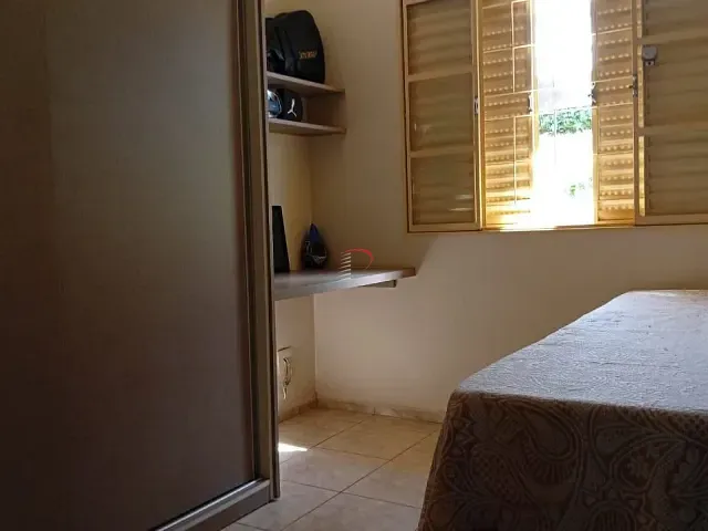 Casa 3 quartos e 3 banheiros, à venda, no bairro Universitário em Londrina