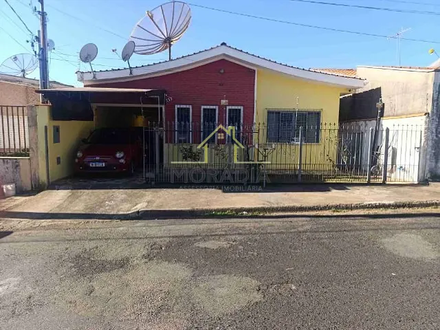 Casa com 300m² 2 quartos e 3 banheiros, à venda, no bairro Jardim Novo Horizonte em Guaxupé