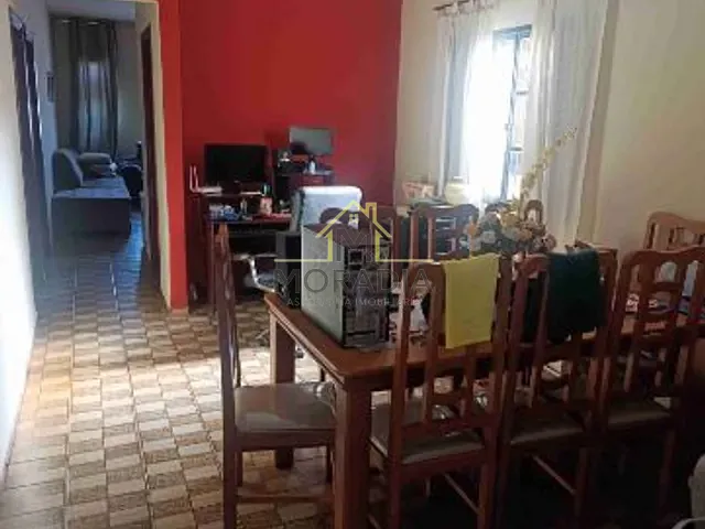 Casa com 300m² 2 quartos e 3 banheiros, à venda, no bairro Jardim Novo Horizonte em Guaxupé