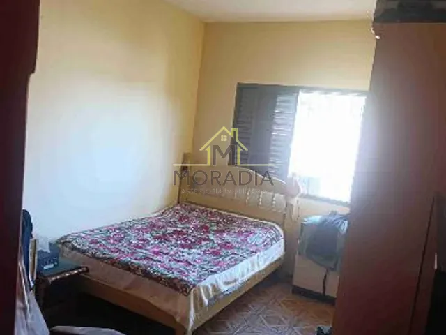 Casa com 300m² 2 quartos e 3 banheiros, à venda, no bairro Jardim Novo Horizonte em Guaxupé
