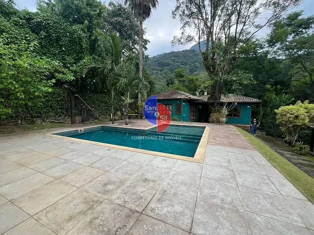 Casa com 885m² 3 quartos e 3 banheiros, à venda, no bairro Limoeiro em Guapimirim