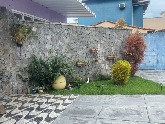 Casa 3 quartos e 2 banheiros, à venda, no bairro Extensão do Bosque em Rio das Ostras