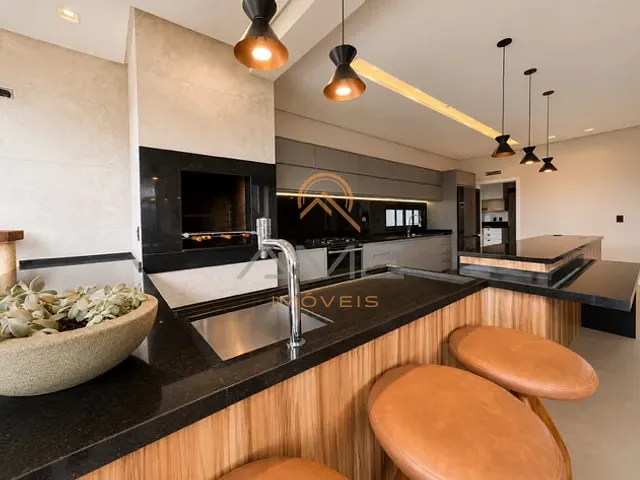 Casa com 400m² 3 quartos e 5 banheiros, à venda, no bairro Laranjal em Pelotas