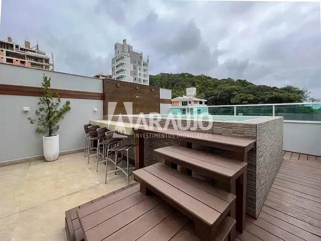 Casa com 260m² 4 quartos e 4 banheiros, à venda, no bairro Praia Brava em Itajaí