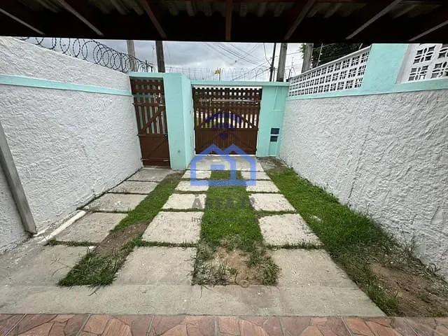 Casa com 125m² 2 quartos e 2 banheiros, à venda, no bairro Jardim Tarumãs em Caraguatatuba